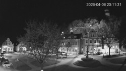 Náměstí, Hrad a Trůba