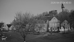 Náměstí, Hrad a Trůba