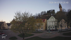 Náměstí, Hrad a Trůba