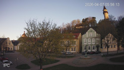 Náměstí, Hrad a Trůba