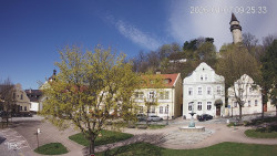 Náměstí, Hrad a Trůba