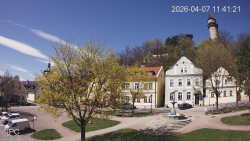 Náměstí, Hrad a Trůba