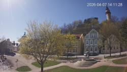 Náměstí, Hrad a Trůba