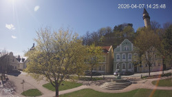 Náměstí, Hrad a Trůba