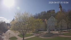 Náměstí, Hrad a Trůba