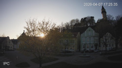 Náměstí, Hrad a Trůba