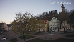 Náměstí, Hrad a Trůba