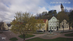 Náměstí, Hrad a Trůba