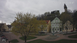 Náměstí, Hrad a Trůba