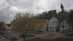 Náměstí, Hrad a Trůba