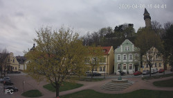 Náměstí, Hrad a Trůba