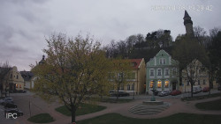 Náměstí, Hrad a Trůba