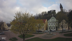 Náměstí, Hrad a Trůba