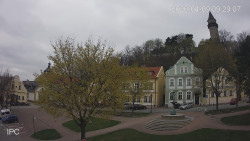 Náměstí, Hrad a Trůba