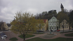 Náměstí, Hrad a Trůba