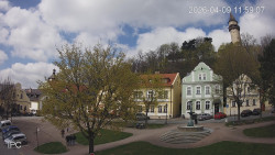 Náměstí, Hrad a Trůba