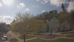 Náměstí, Hrad a Trůba