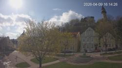 Náměstí, Hrad a Trůba