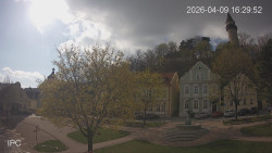 Náměstí, Hrad a Trůba