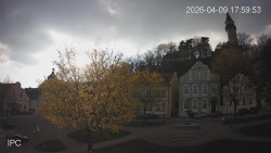 Náměstí, Hrad a Trůba