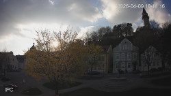 Náměstí, Hrad a Trůba