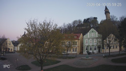 Náměstí, Hrad a Trůba