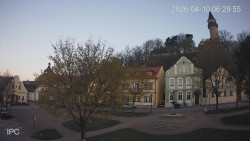 Náměstí, Hrad a Trůba