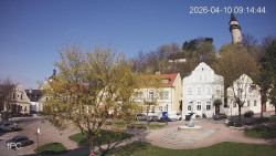 Náměstí, Hrad a Trůba