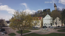 Náměstí, Hrad a Trůba