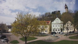 Náměstí, Hrad a Trůba