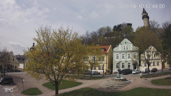 Náměstí, Hrad a Trůba