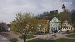 Náměstí, Hrad a Trůba