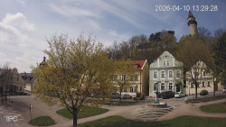 Náměstí, Hrad a Trůba