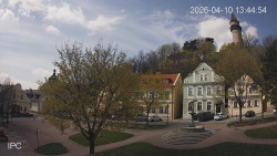 Náměstí, Hrad a Trůba