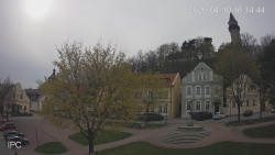 Náměstí, Hrad a Trůba