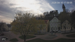 Náměstí, Hrad a Trůba