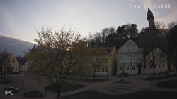 Náměstí, Hrad a Trůba