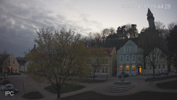 Náměstí, Hrad a Trůba