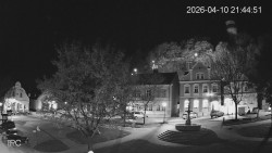 Náměstí, Hrad a Trůba