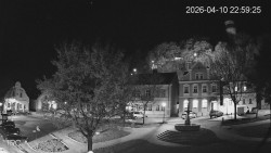 Náměstí, Hrad a Trůba