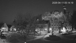 Náměstí, Hrad a Trůba