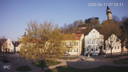 Náměstí, Hrad a Trůba