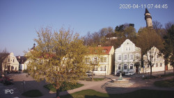 Náměstí, Hrad a Trůba