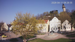 Náměstí, Hrad a Trůba