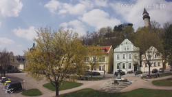 Náměstí, Hrad a Trůba