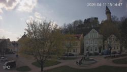 Náměstí, Hrad a Trůba