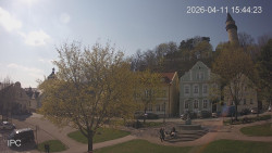 Náměstí, Hrad a Trůba