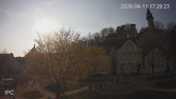 Náměstí, Hrad a Trůba