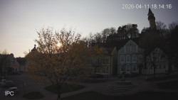 Náměstí, Hrad a Trůba