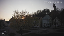 Náměstí, Hrad a Trůba